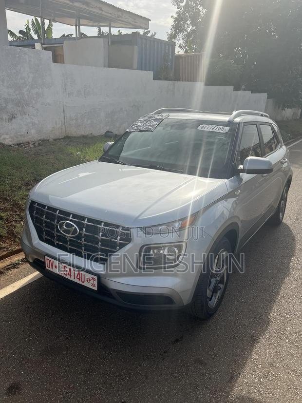 Hyundai Venue 2021 Silver