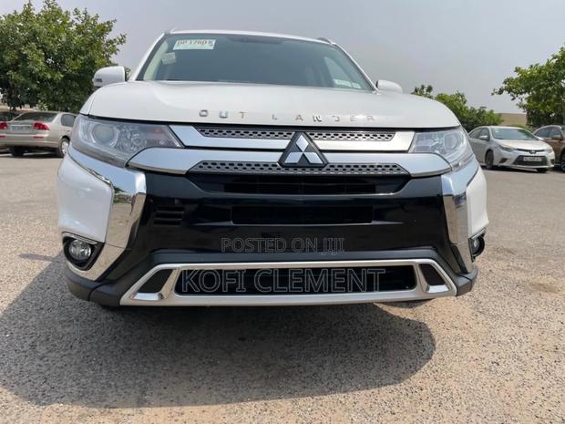 Mitsubishi Outlander 2019 White