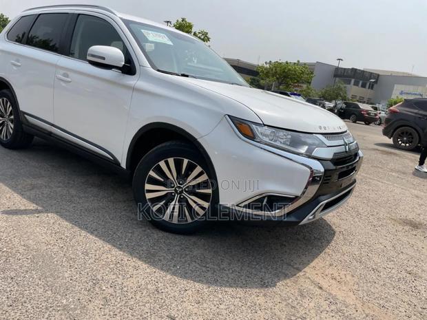 Mitsubishi Outlander 2019 White