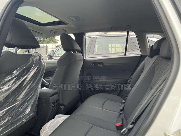 New Toyota Corolla Cross LE 2025 White
