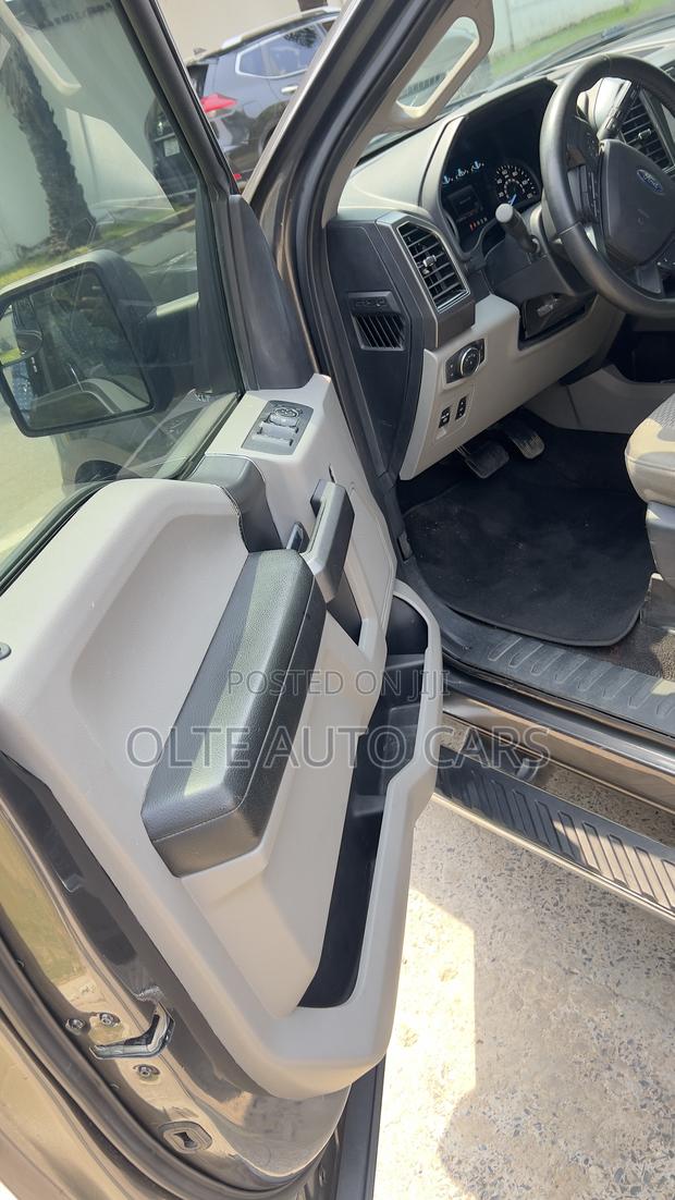 Ford F-150 XLT 4x2 SuperCab Styleside 8 ft. box 163 in. WB 2020 Gray