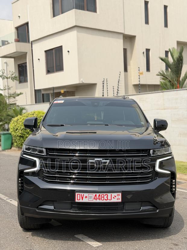 Chevrolet Suburban 2022 Black