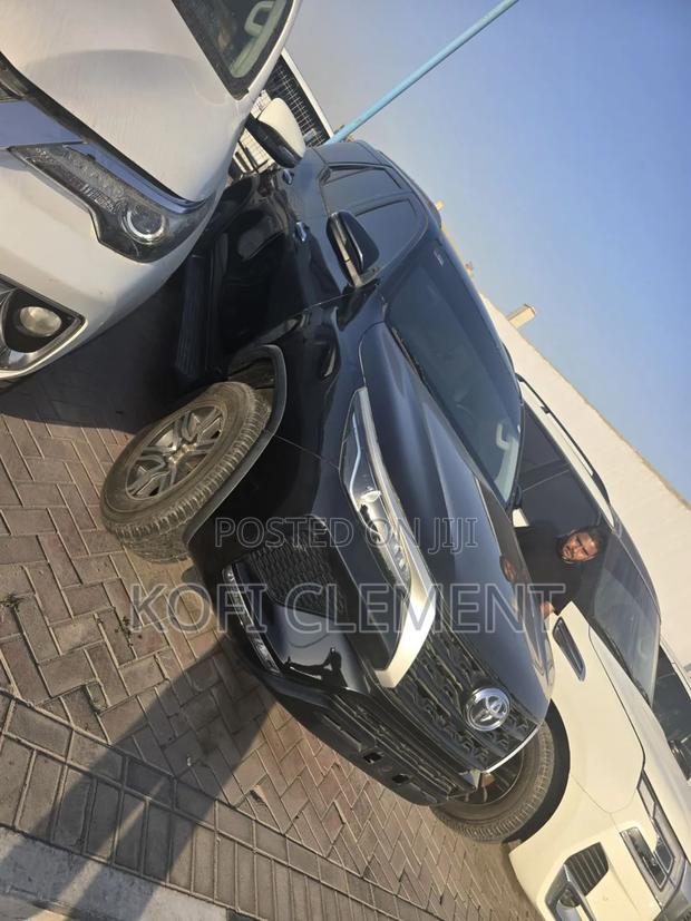 Toyota Fortuner 2021 Black
