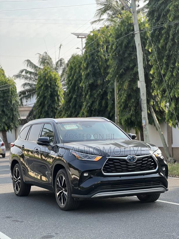 Toyota Highlander Platinum AWD 2023 Black