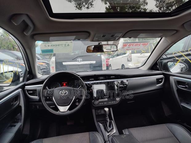Toyota Corolla 2018 White