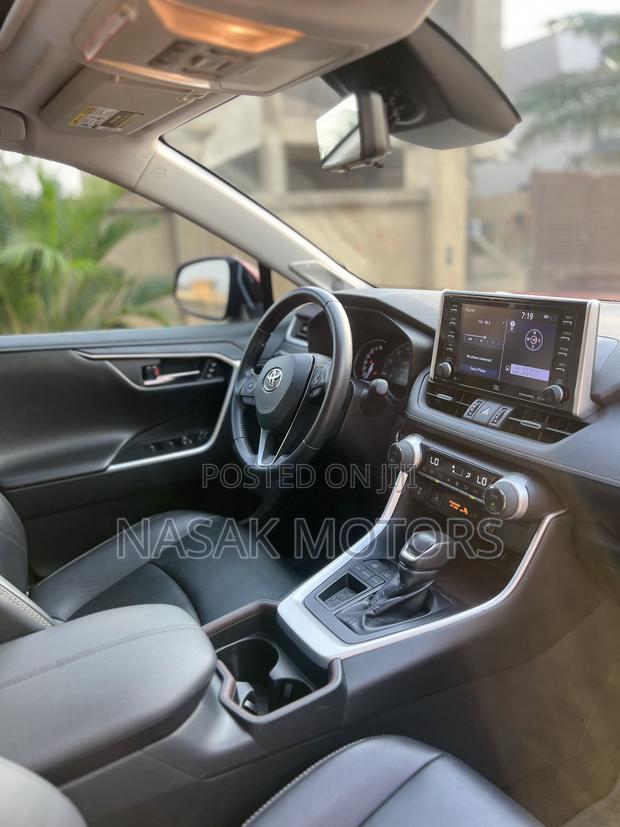 Toyota RAV4 Limited AWD 2019 Red