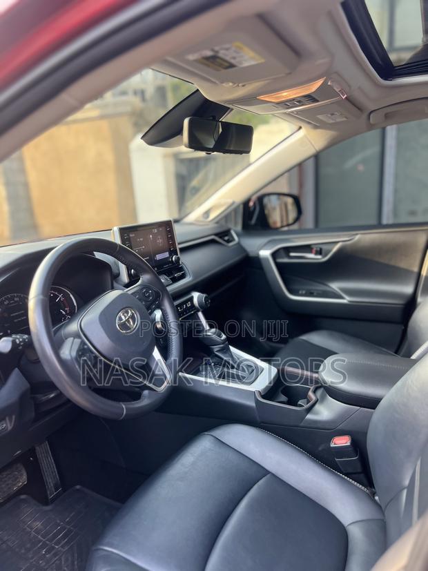 Toyota RAV4 Limited AWD 2019 Red