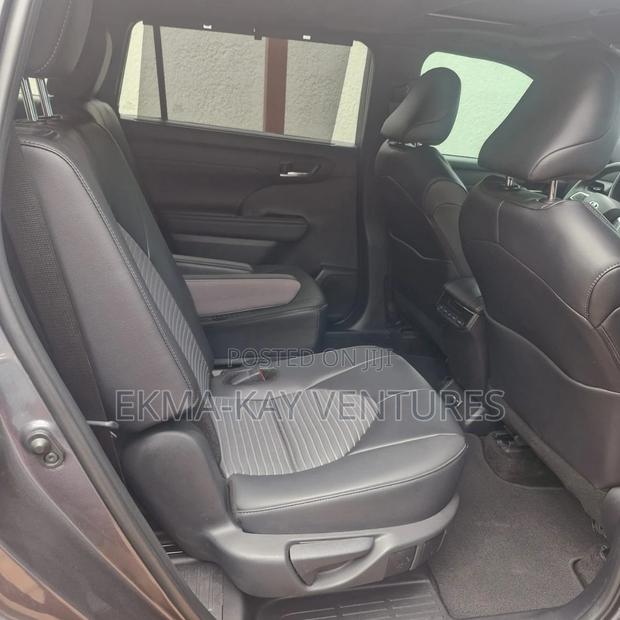 Toyota Highlander XSE AWD 2024 Gray