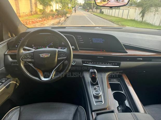 Cadillac Escalade 2022 Black