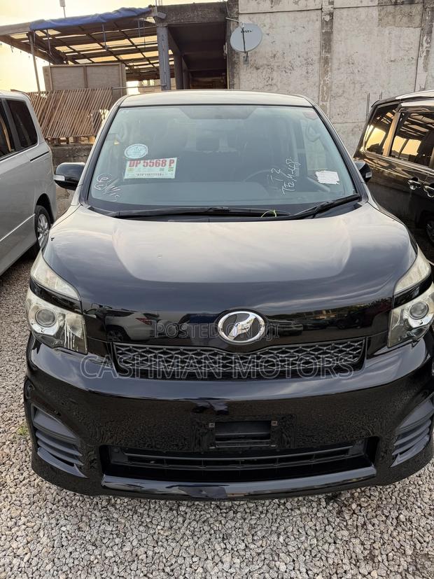 Toyota Voxy 2013 Black