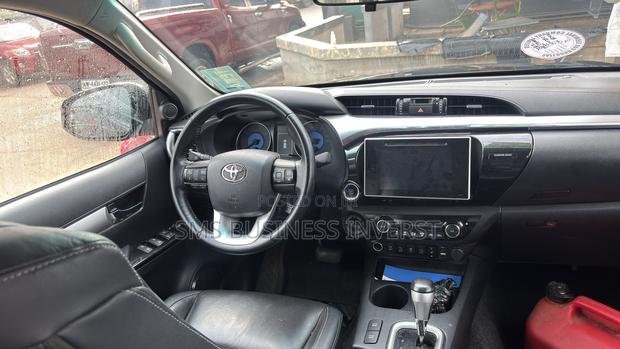 Toyota Hilux 2.4 Diesel 2020 Black