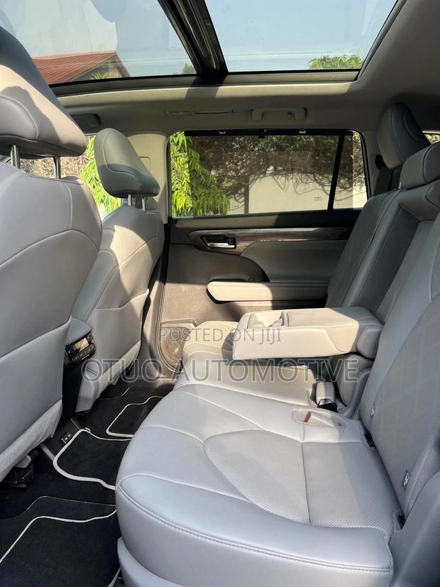 Toyota Highlander Platinum AWD 2023 Black