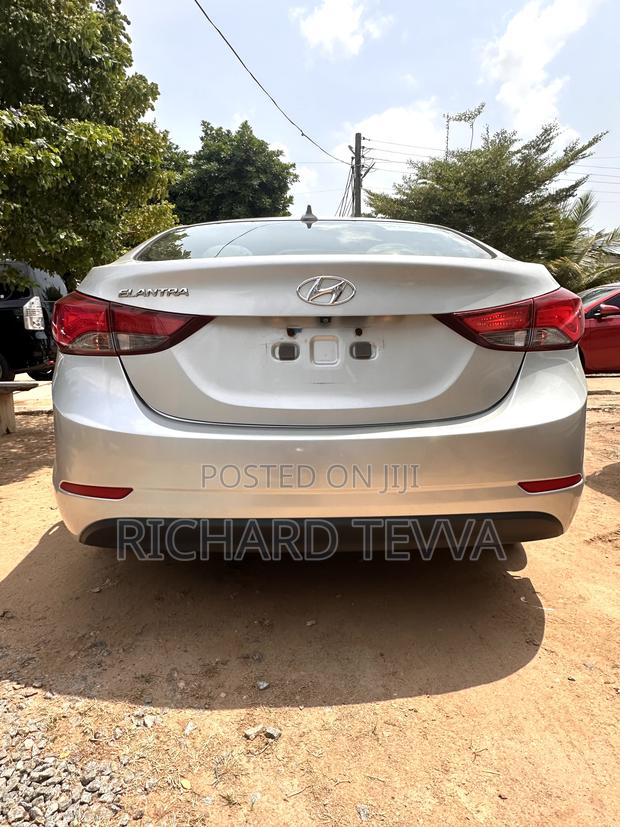 Hyundai Elantra Limited Sedan FWD (1.8L 4cyl 6A) 2016 Silver