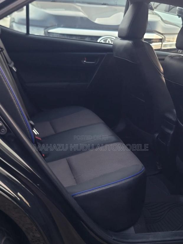 Toyota Corolla SE (1.8L 4cyl 2A) 2019 Black