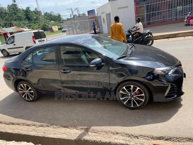 Toyota Corolla SE (1.8L 4cyl 2A) 2019 Black