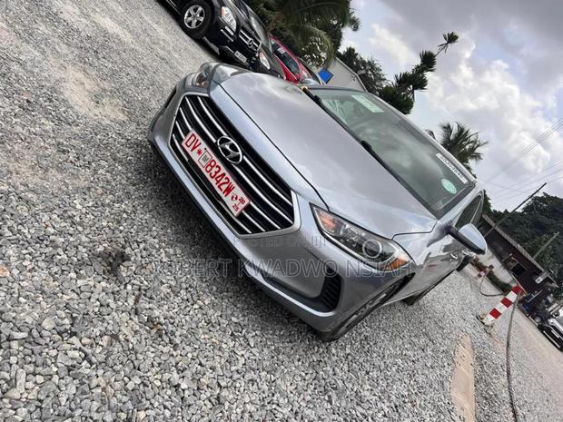 Hyundai Elantra ECO Sedan FWD (1.4L 4cyl 7A) 2017 Gray