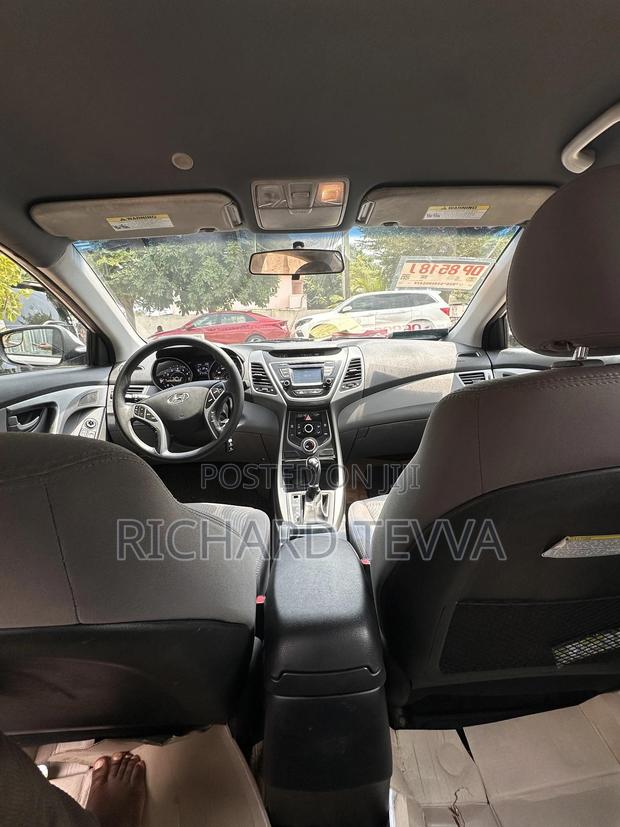 Hyundai Elantra Limited Sedan FWD (1.8L 4cyl 6A) 2016 Silver