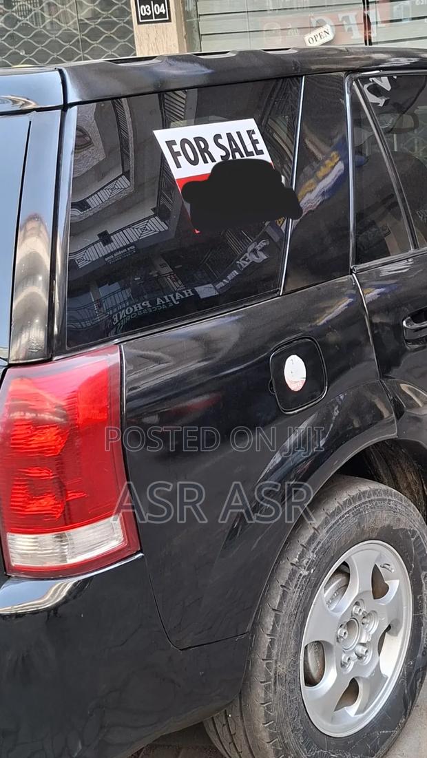 Saturn Vue 4 2005 Black