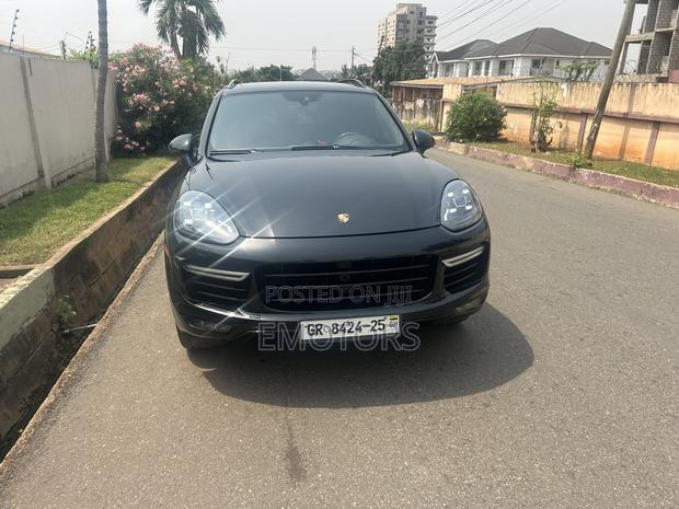 Porsche Cayenne Turbo AWD 2016 Black