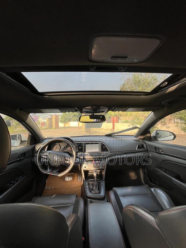 Hyundai Elantra Sport 2018 White