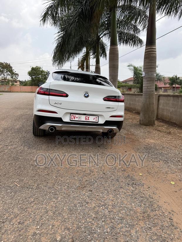 BMW X4 xDrive30i 2021 White