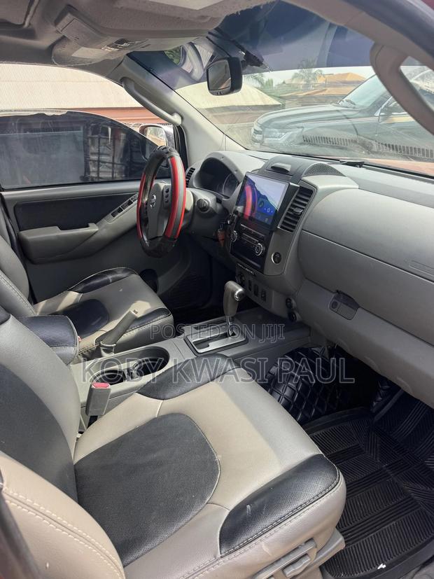 Nissan Frontier King Cab SE V6 2011 Brown