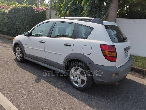 Pontiac Vibe 2010 White