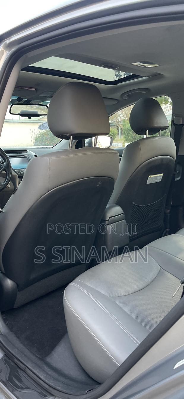 Hyundai Elantra Limited 4dr Sedan (1.8L 4cyl 6A) 2015 Gray