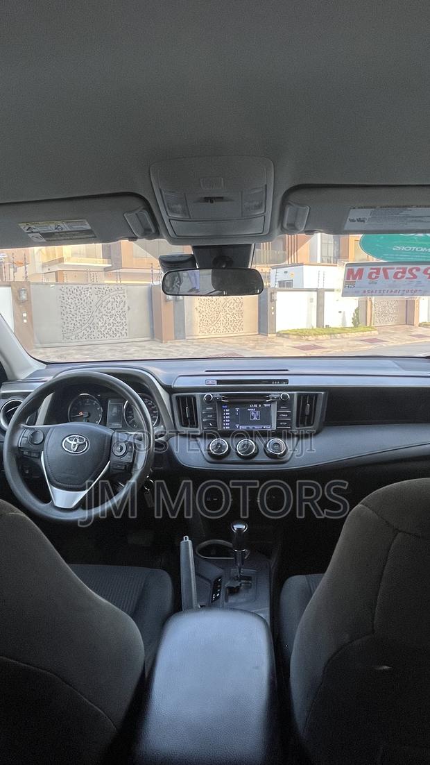 Toyota RAV4 LE 4dr SUV AWD (2.5L 4cyl 6A) 2018 Black