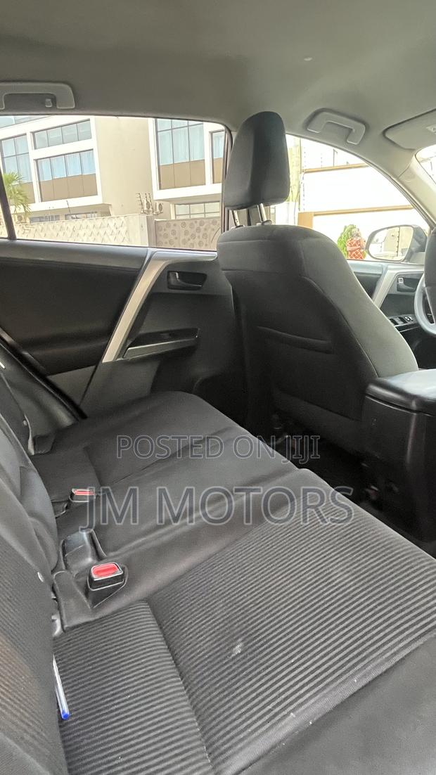 Toyota RAV4 LE 4dr SUV AWD (2.5L 4cyl 6A) 2018 Black