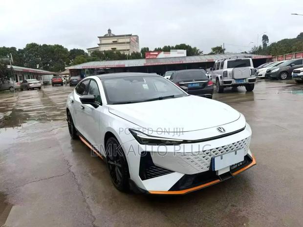 Changan UNI-V 1.5 Petrol FWD 2024 White
