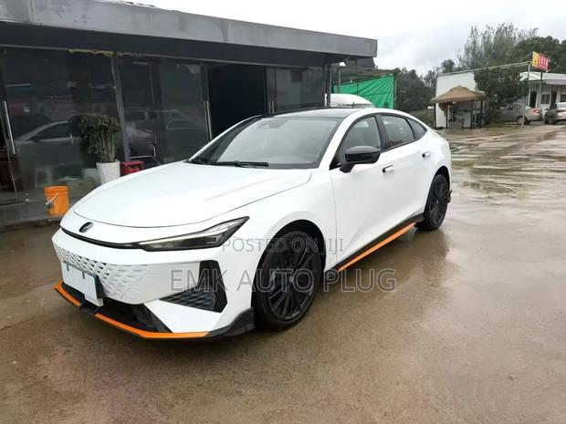Changan UNI-V 1.5 Petrol FWD 2024 White