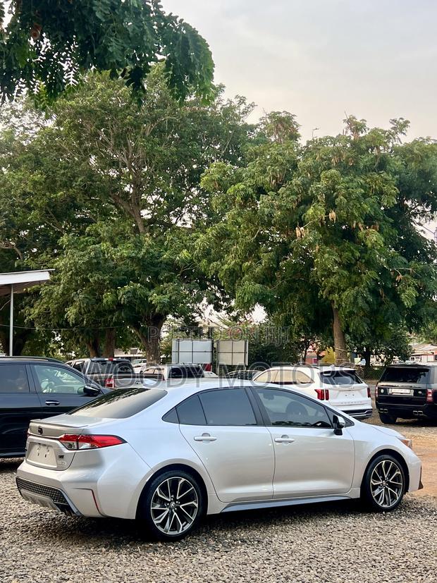 Toyota Corolla SE 2020 Silver