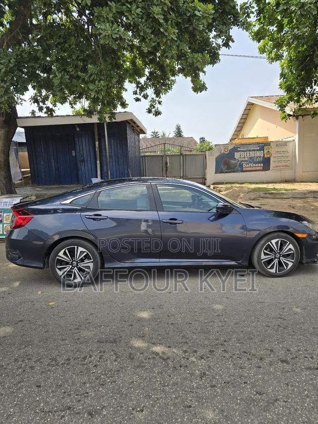 Honda Civic EX-T Sedan 2018 Gray