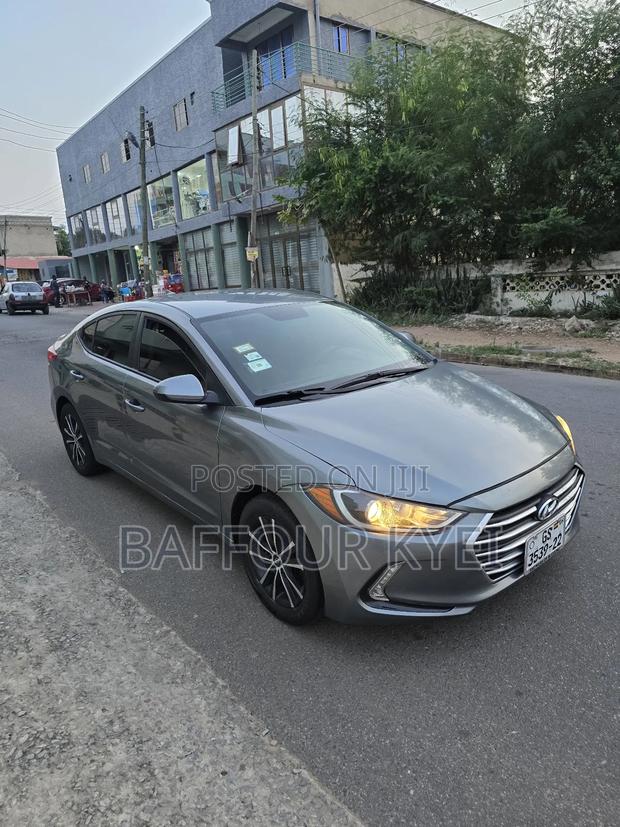 Hyundai Elantra ECO Sedan FWD (1.4L 4cyl 7A) 2017 Gray