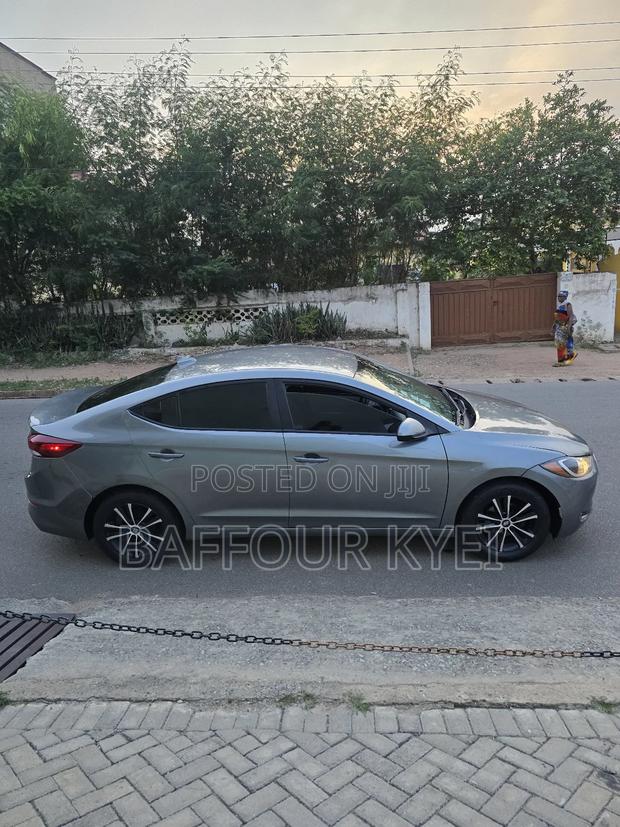 Hyundai Elantra ECO Sedan FWD (1.4L 4cyl 7A) 2017 Gray