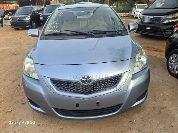 Toyota Belta 2010 Blue