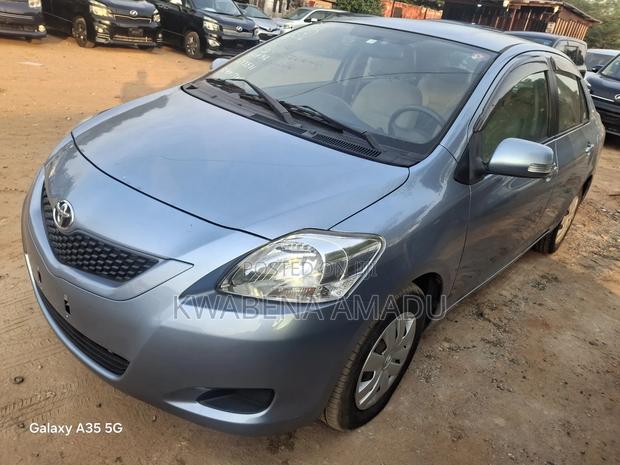 Toyota Belta 2010 Blue