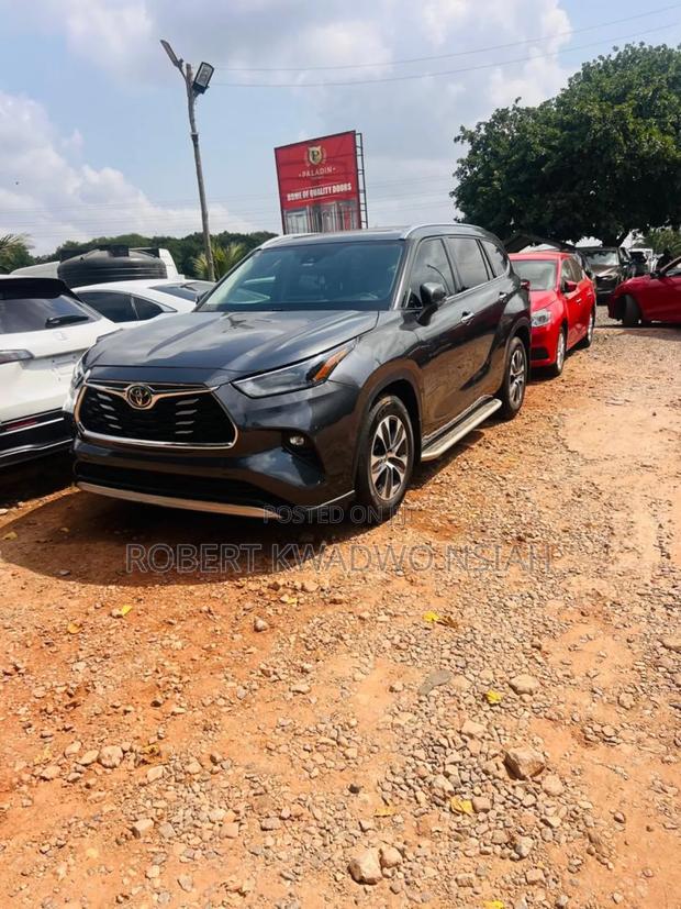 Toyota Highlander 2021 Gray