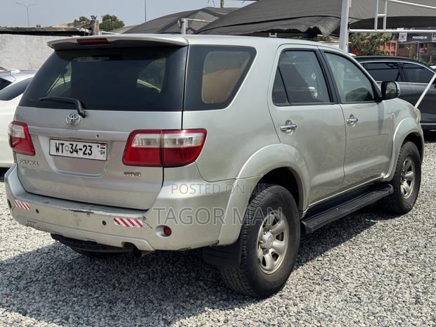 Toyota Fortuner 2.5 D AWD 2008 Silver