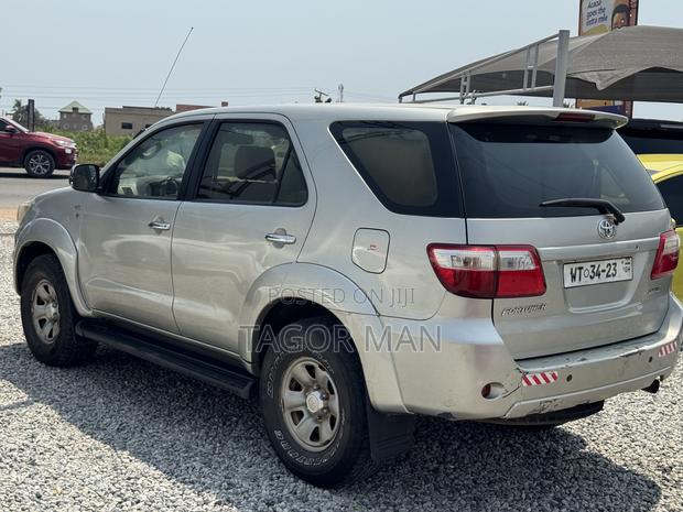 Toyota Fortuner 2.5 D AWD 2008 Silver