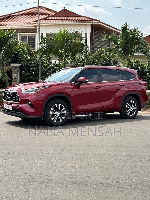 Toyota Highlander XLE AWD 2023 Burgundy