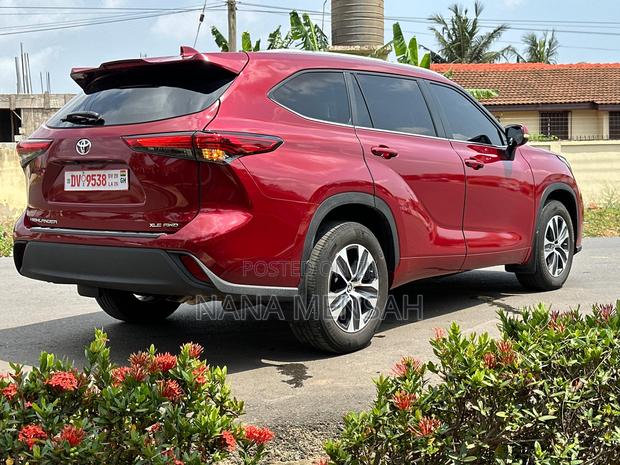 Toyota Highlander XLE AWD 2023 Burgundy