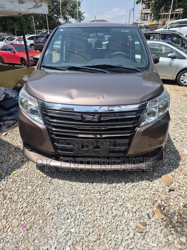 Toyota Noah 2014 Brown