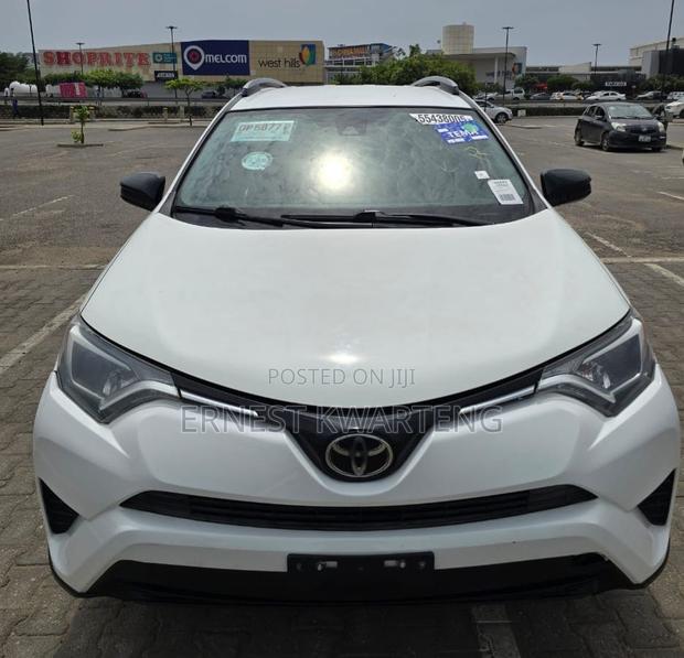 Toyota RAV4 LE 4dr SUV AWD (2.5L 4cyl 6A) 2018 White