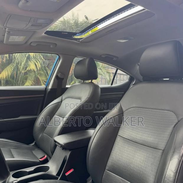 Hyundai Elantra 2017 Blue