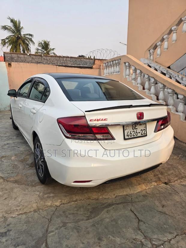 Honda Civic LX 4dr Sedan (1.8L 4cyl 5M) 2014 White