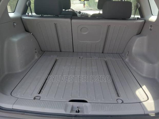 Pontiac Vibe 2010 White