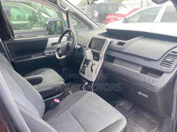 Toyota Voxy 2012 Matt Black