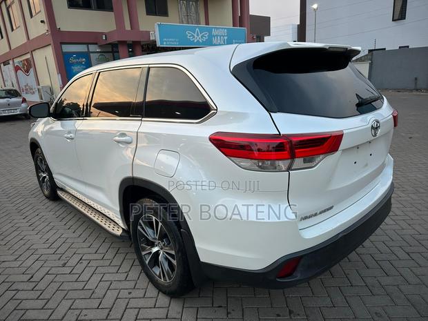Toyota Highlander LE 4x2 (2.7L 4cyl 6A) 2018 White